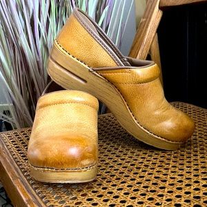 Dansko Professional Honey Distressed Leather Size 38 EU 7.5 - 8 US